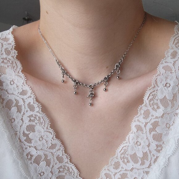 Gothic princess chandelier silver chainmail necklace with a small silver chain - Picture 8 of 11